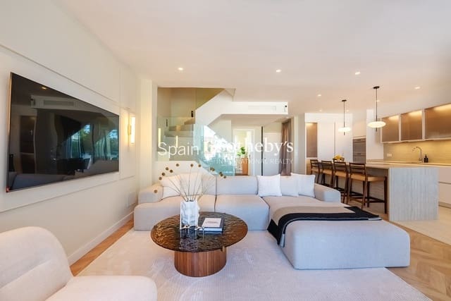 5 bedroom Semi-detached Villa for sale in La Carolina - Guadalpín, Marbella with pool garage - € 2,495,000 (Ref: 9622704)