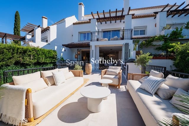5 bedroom Semi-detached Villa for sale in La Carolina - Guadalpín, Marbella with pool garage - € 2,495,000 (Ref: 9622704)
