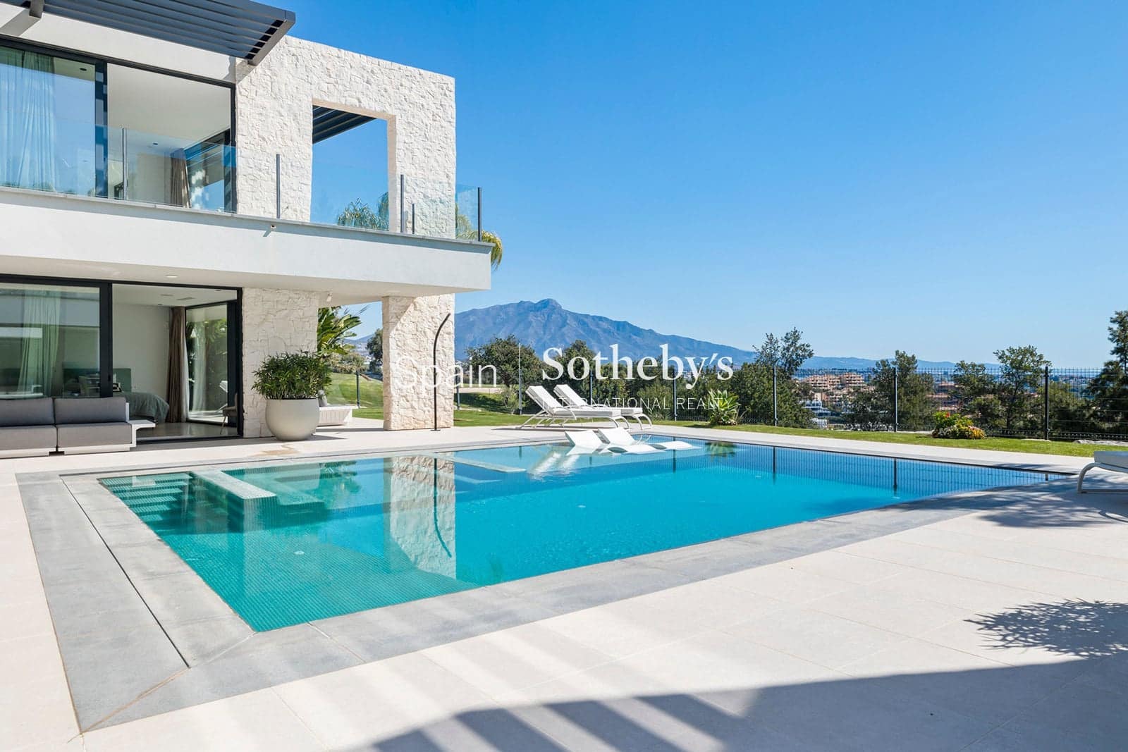 5 sypialnia Willa na sprzedaż w Benahavis z basenem garażem - 4 950 000 € (Ref: 9628290)