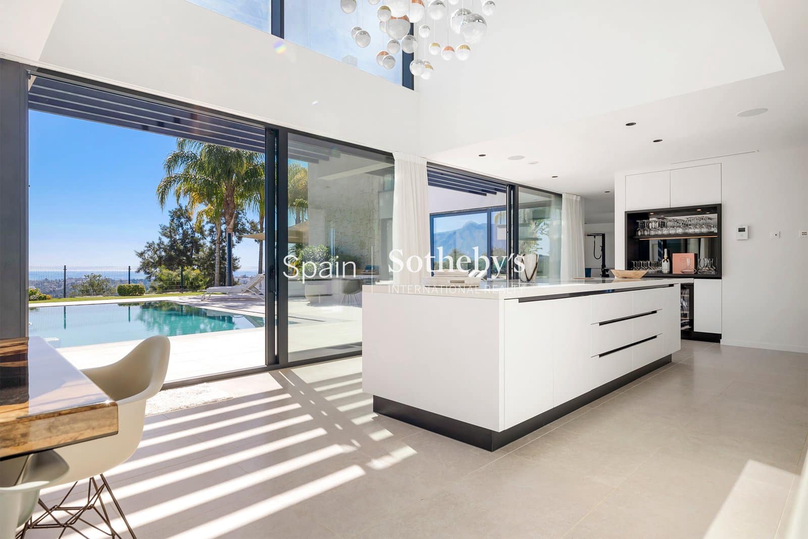 5 sypialnia Willa na sprzedaż w Benahavis z basenem garażem - 4 950 000 € (Ref: 9628290)