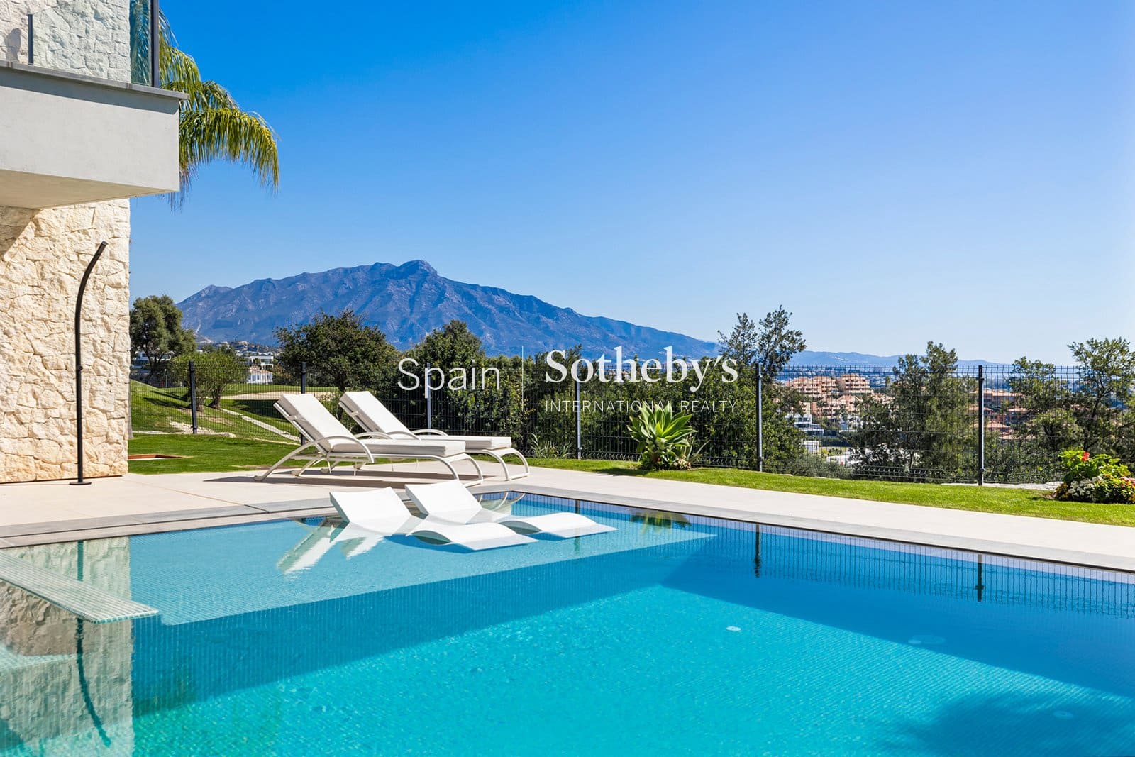 5 sypialnia Willa na sprzedaż w Benahavis z basenem garażem - 4 950 000 € (Ref: 9628290)