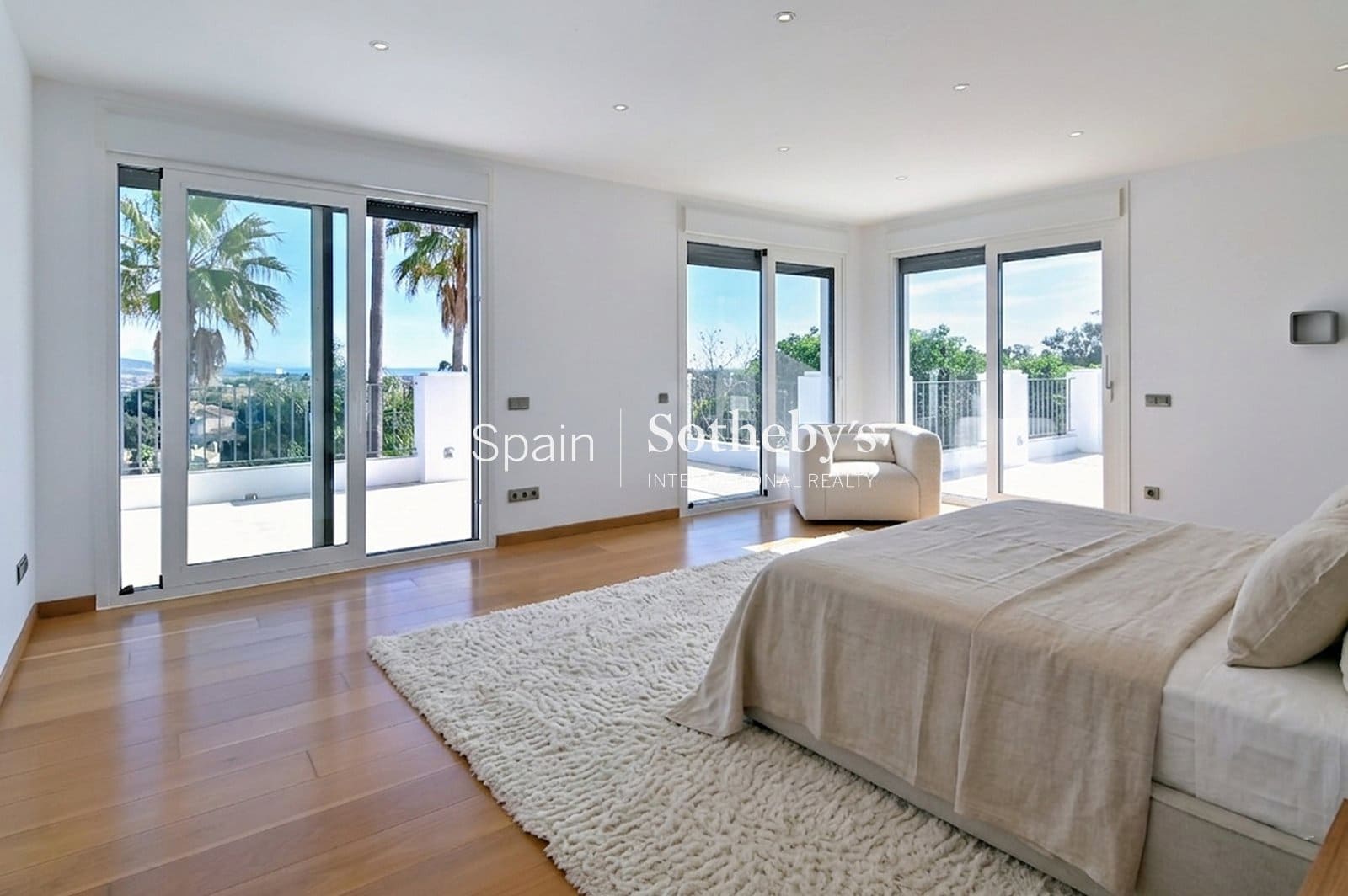 5 bedroom Villa for rent in Sotogrande with pool garage - € 10,000 (Ref: 9628391)