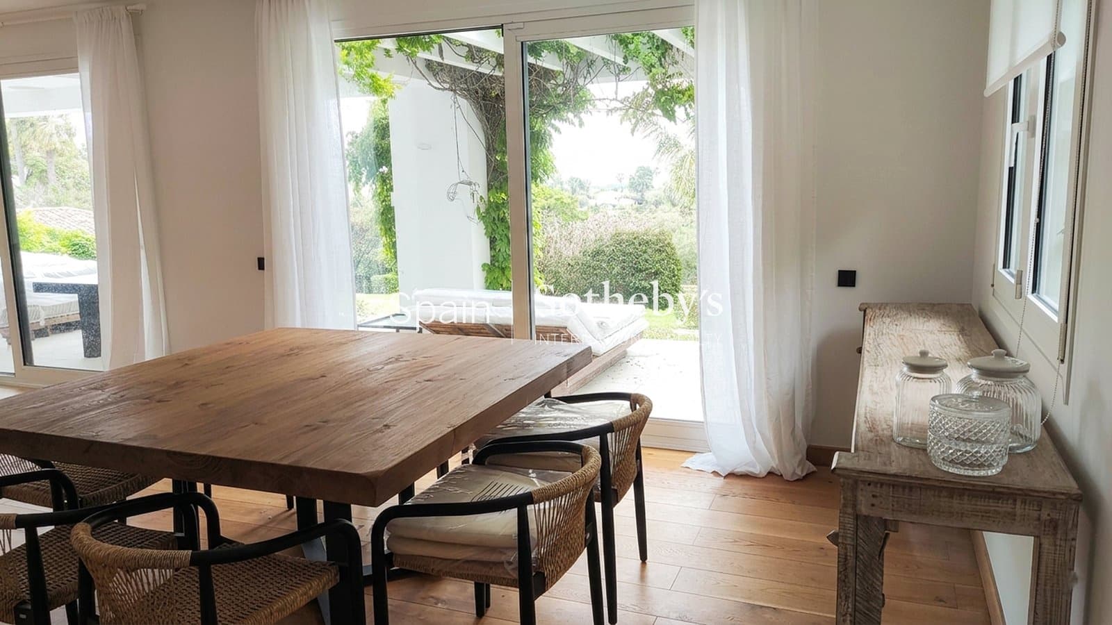 5 bedroom Villa for rent in Sotogrande with pool garage - € 10,000 (Ref: 9628391)