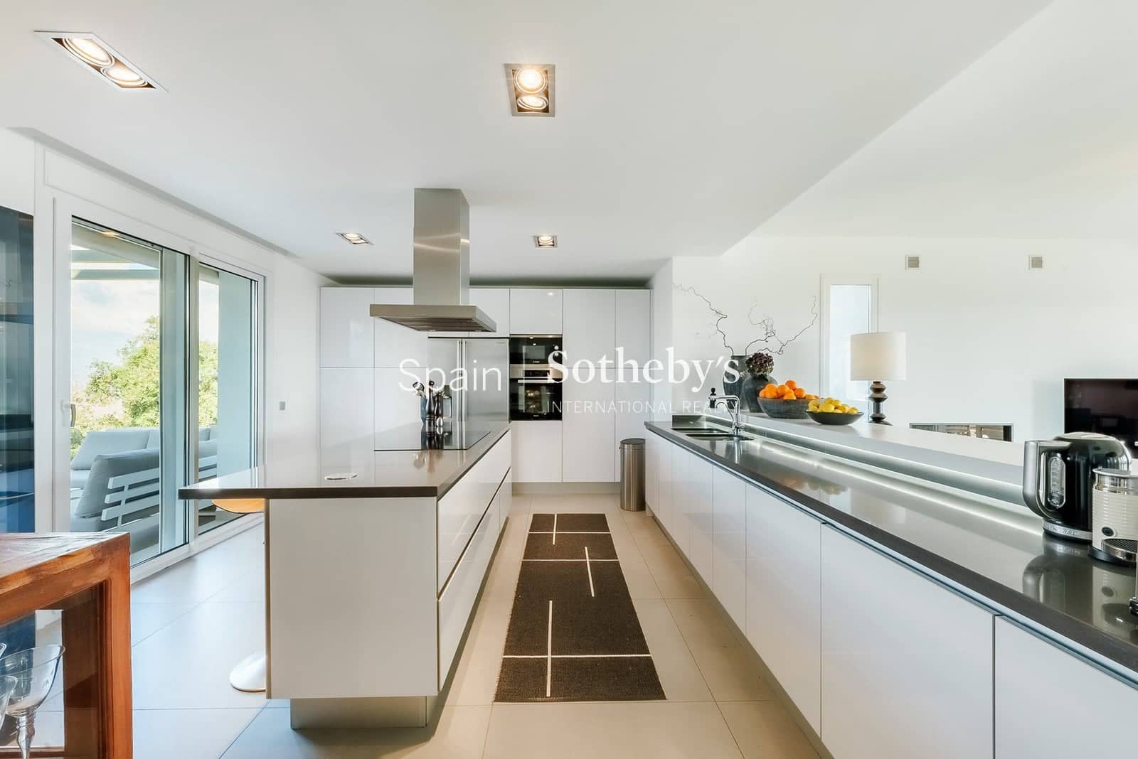 5 slaapkamer Villa te koop in La Mairena met zwembad garage - € 2.400.000 (Ref: 9630556)