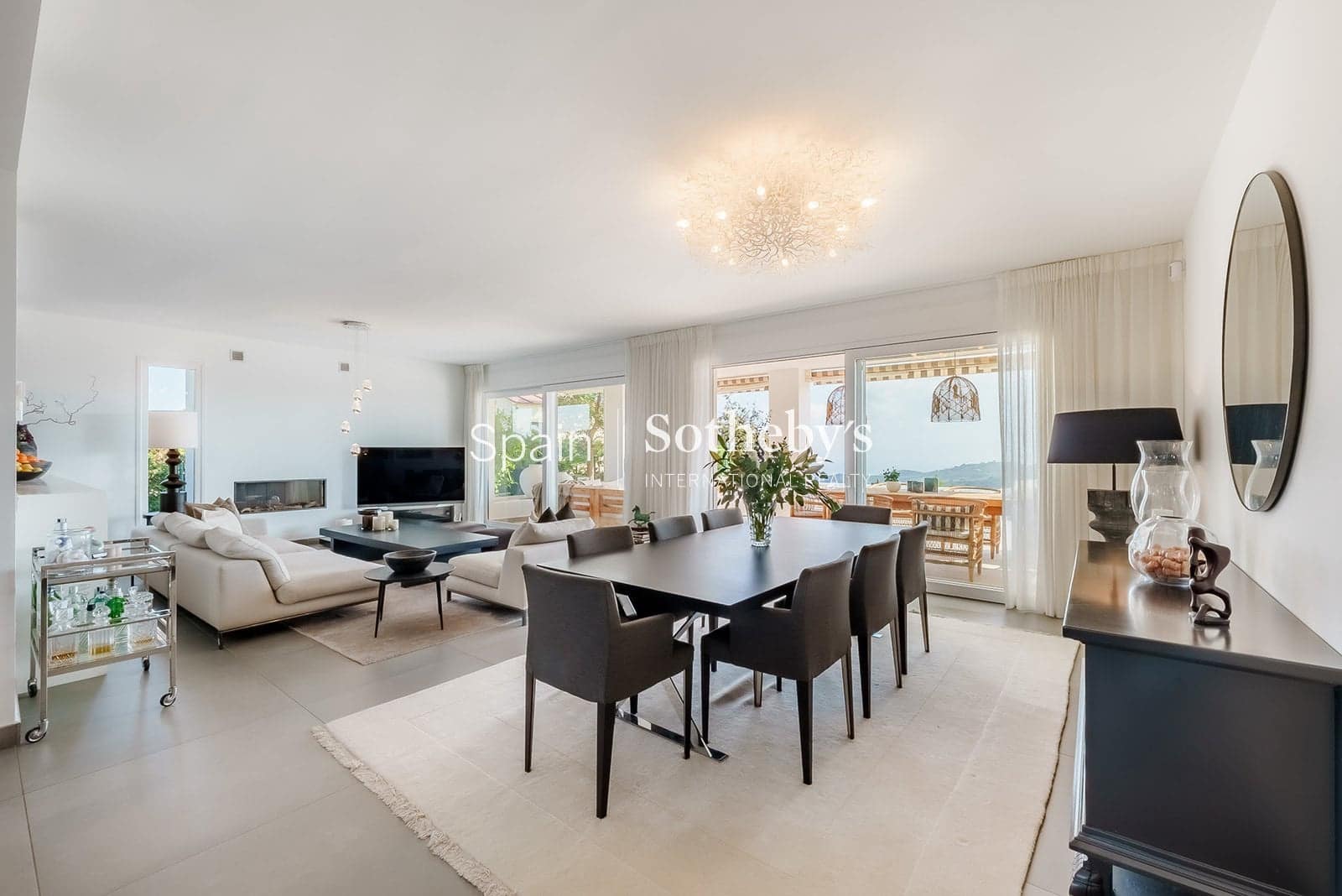 5 slaapkamer Villa te koop in La Mairena met zwembad garage - € 2.400.000 (Ref: 9630556)