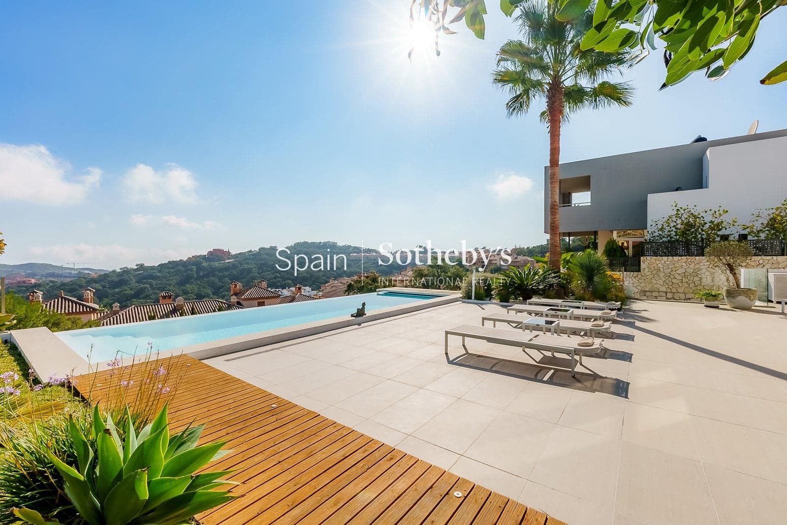 5 slaapkamer Villa te koop in La Mairena met zwembad garage - € 2.400.000 (Ref: 9630556)