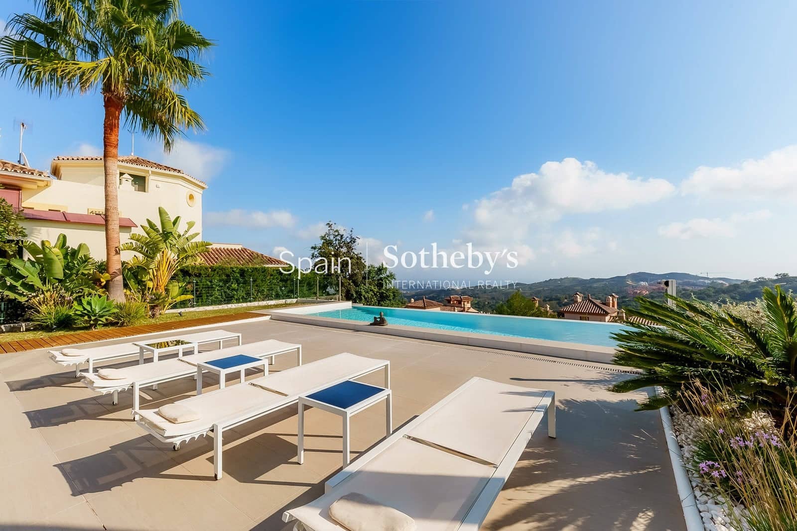 5 slaapkamer Villa te koop in La Mairena met zwembad garage - € 2.400.000 (Ref: 9630556)