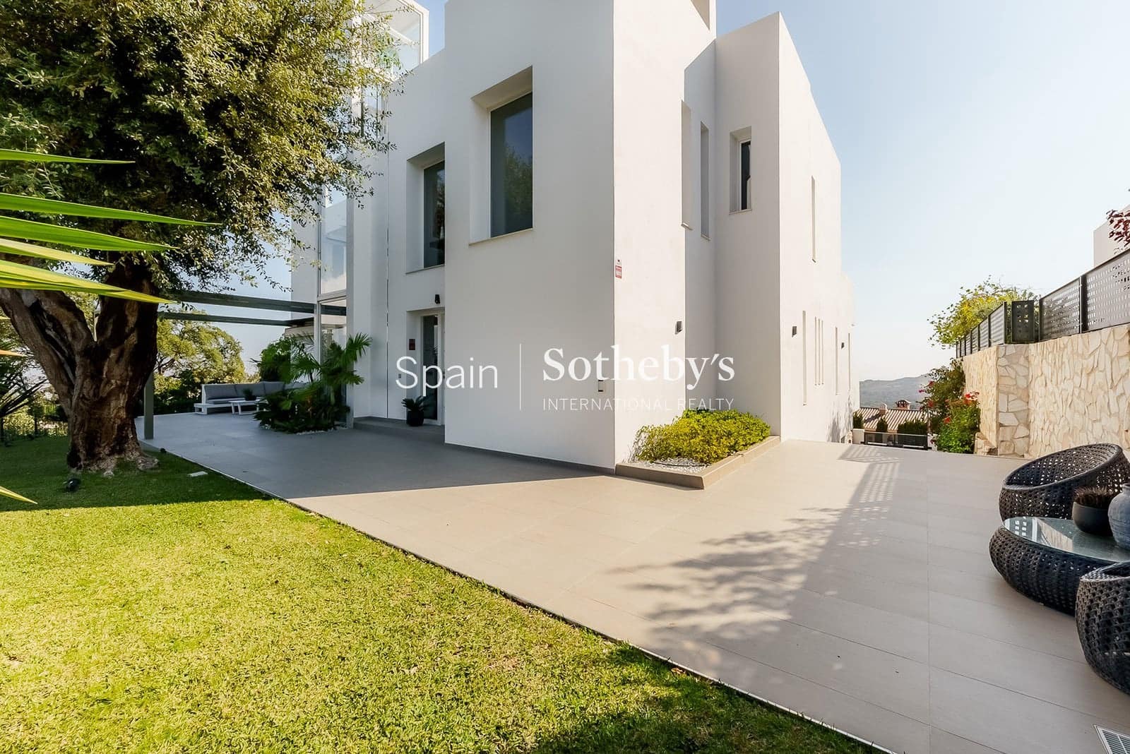 5 slaapkamer Villa te koop in La Mairena met zwembad garage - € 2.400.000 (Ref: 9630556)