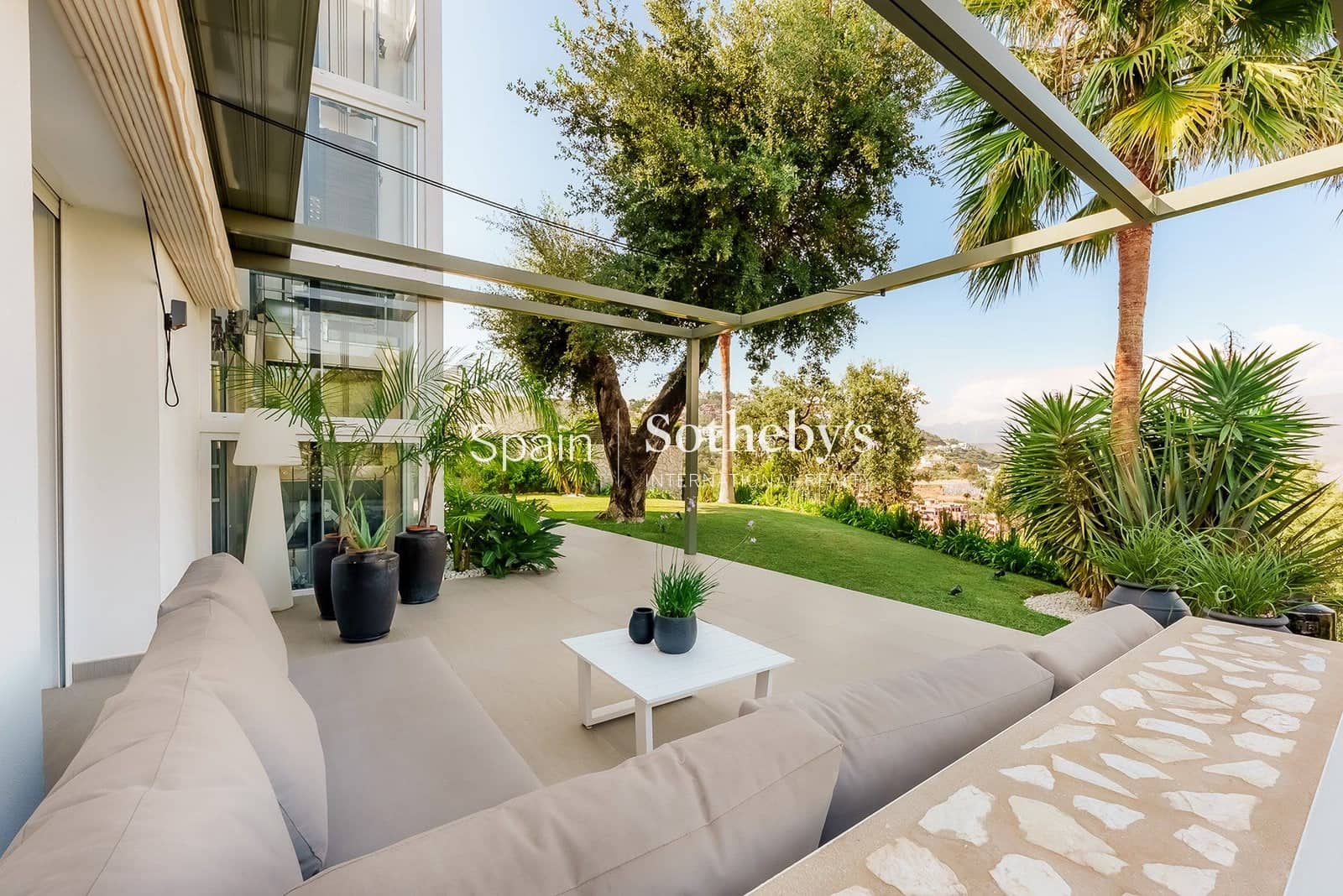 5 slaapkamer Villa te koop in La Mairena met zwembad garage - € 2.400.000 (Ref: 9630556)