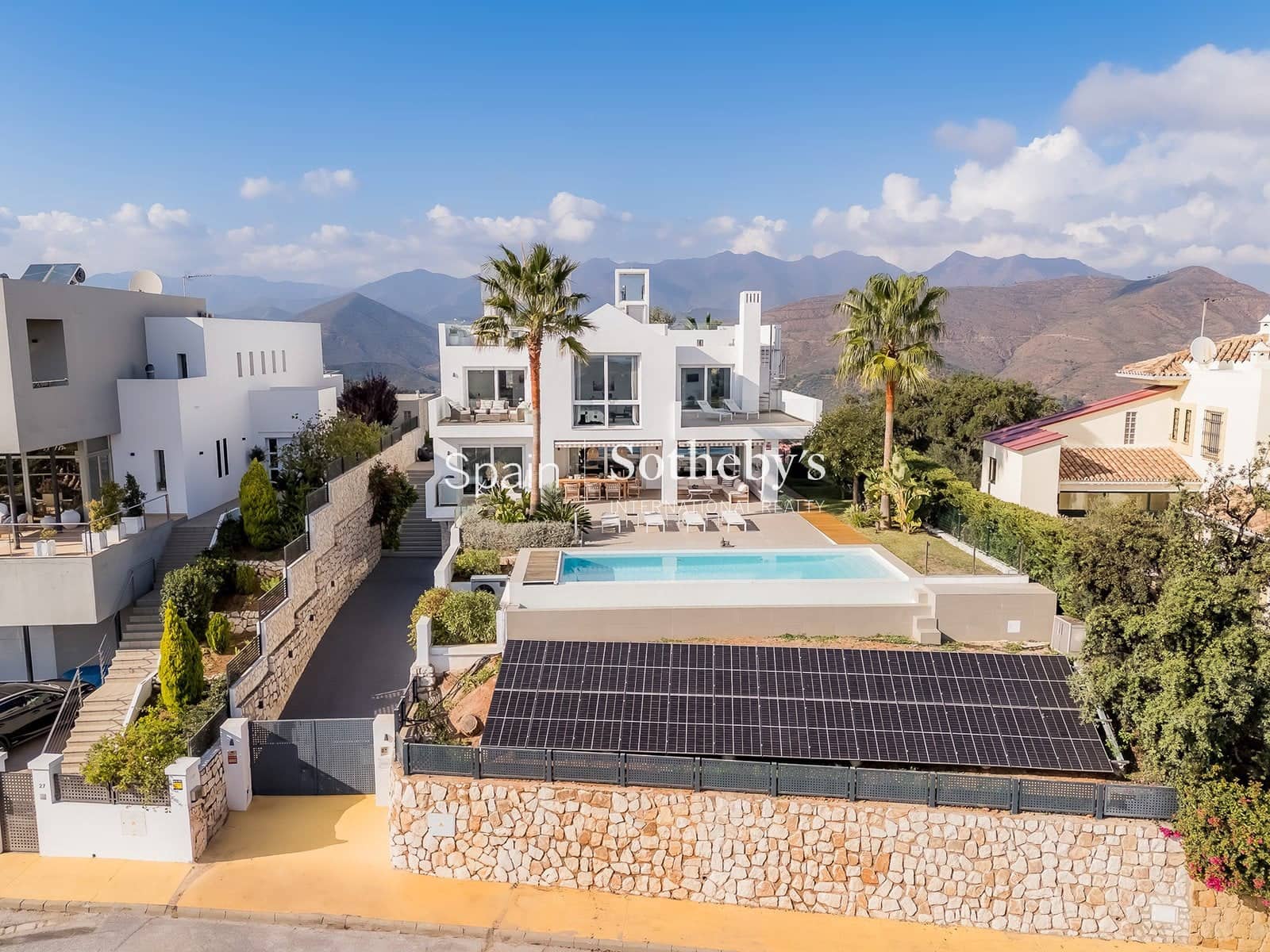 5 slaapkamer Villa te koop in La Mairena met zwembad garage - € 2.400.000 (Ref: 9630556)