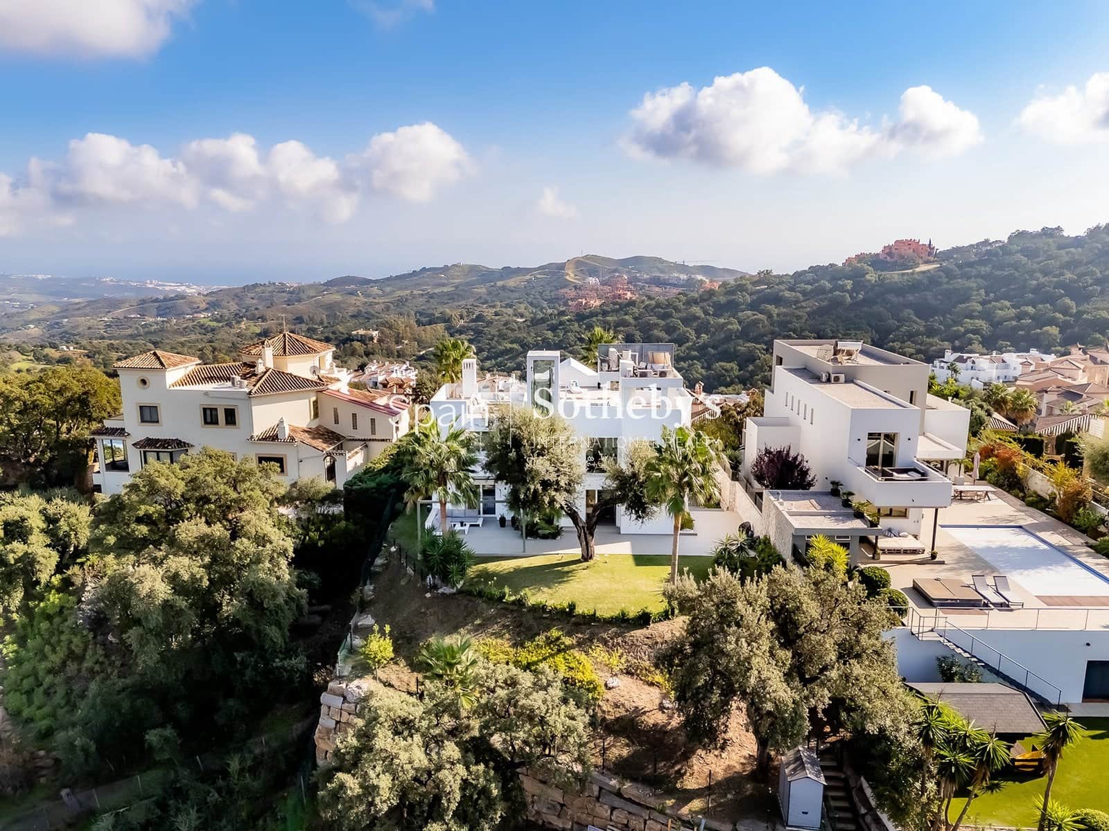 5 slaapkamer Villa te koop in La Mairena met zwembad garage - € 2.400.000 (Ref: 9630556)