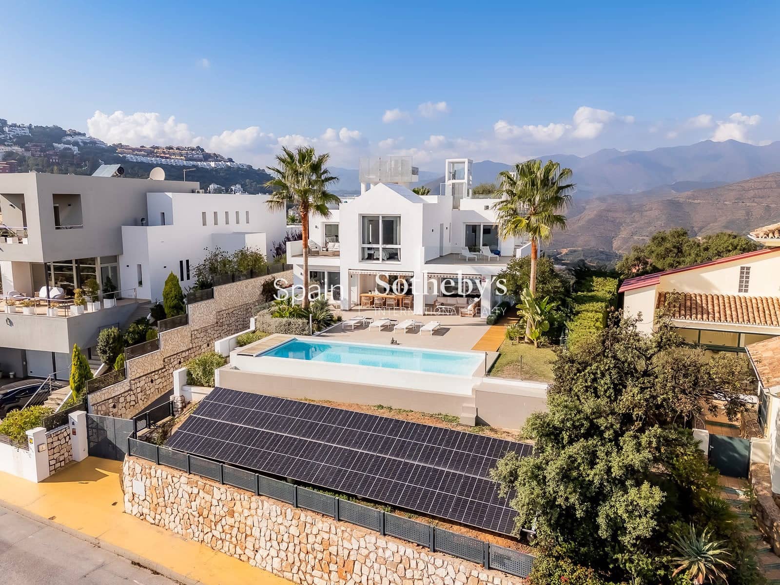 5 slaapkamer Villa te koop in La Mairena met zwembad garage - € 2.400.000 (Ref: 9630556)