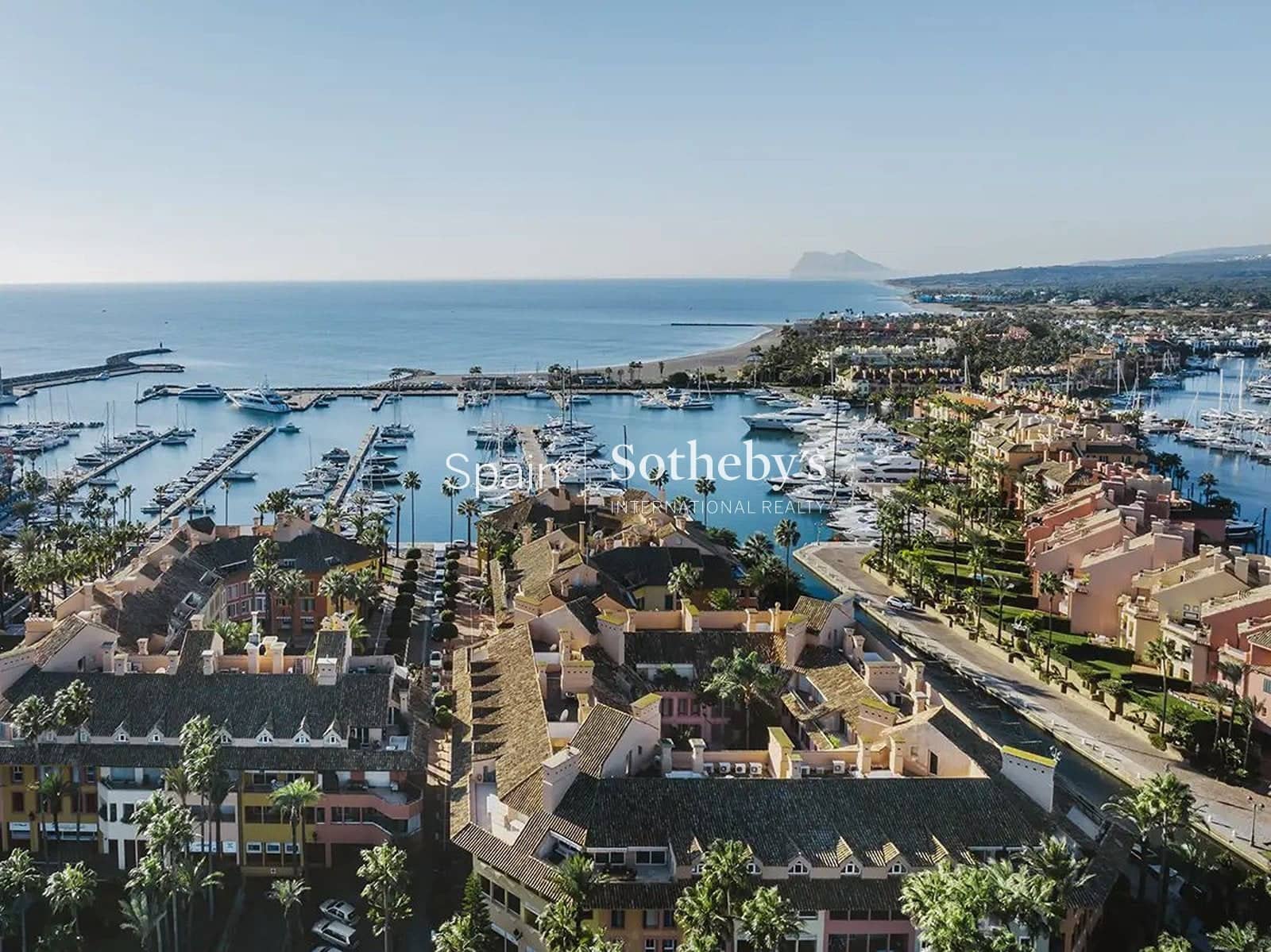 4 Zimmer Villa zu verkaufen in Sotogrande mit Pool Garage - 4.000.000 € (Ref: 9633704)