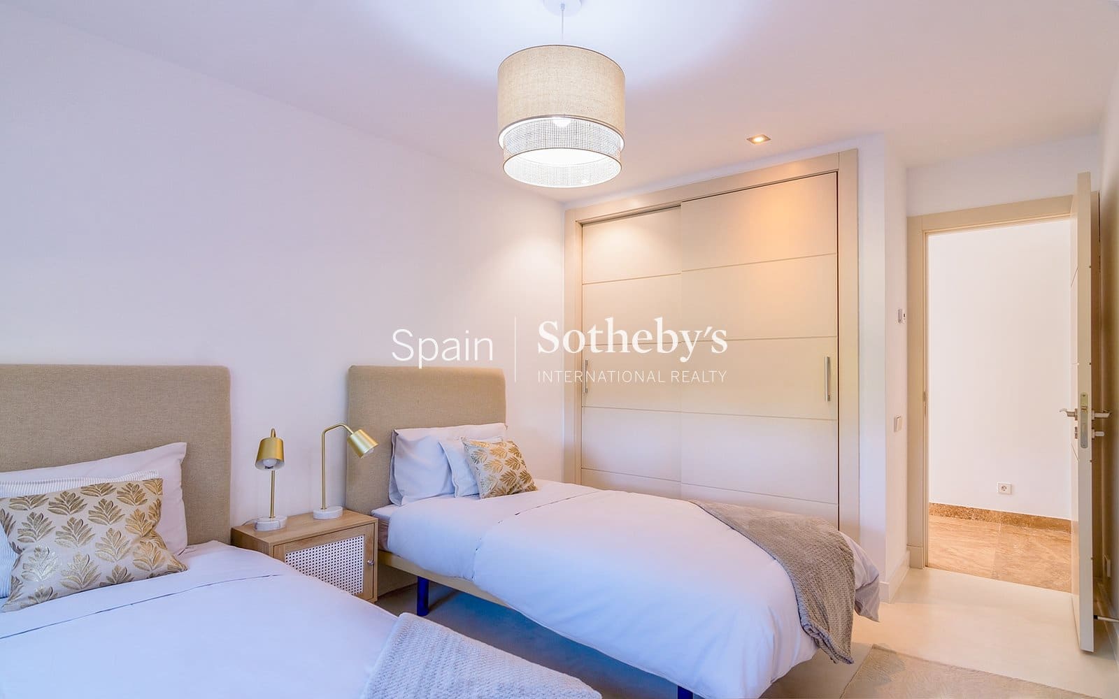 5 bedroom Villa for rent in Sotogrande with pool garage - € 10,000 (Ref: 9694432)