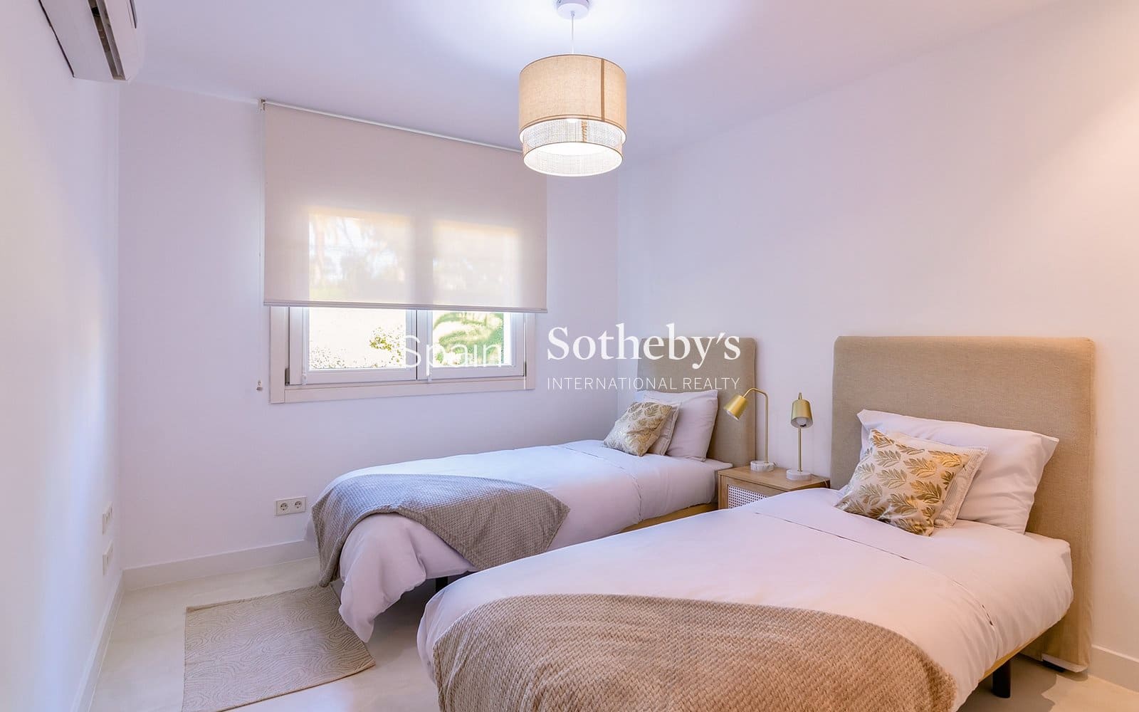 5 bedroom Villa for rent in Sotogrande with pool garage - € 10,000 (Ref: 9694432)