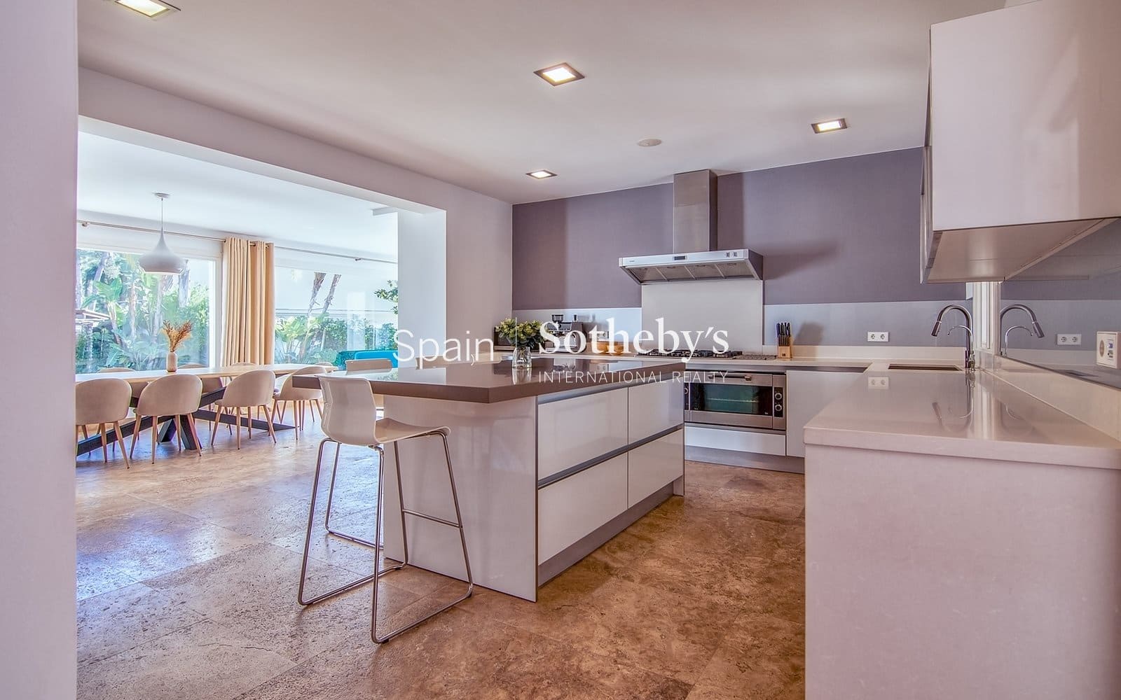 5 bedroom Villa for rent in Sotogrande with pool garage - € 10,000 (Ref: 9694432)