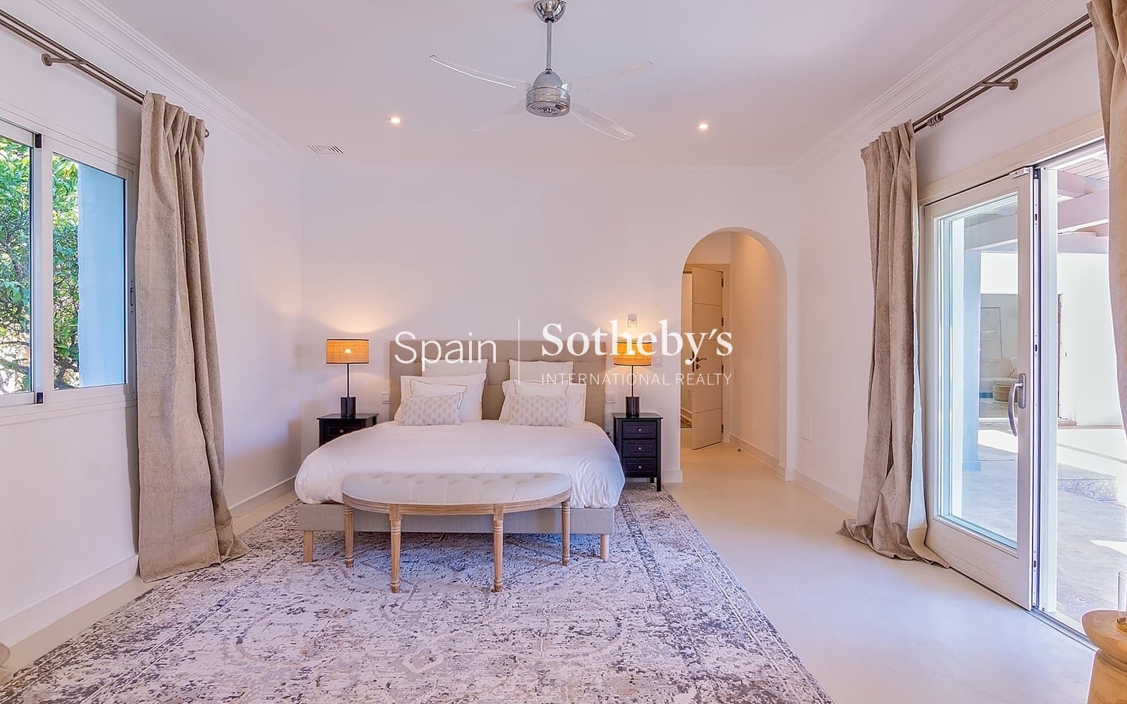 5 bedroom Villa for rent in Sotogrande with pool garage - € 10,000 (Ref: 9694432)