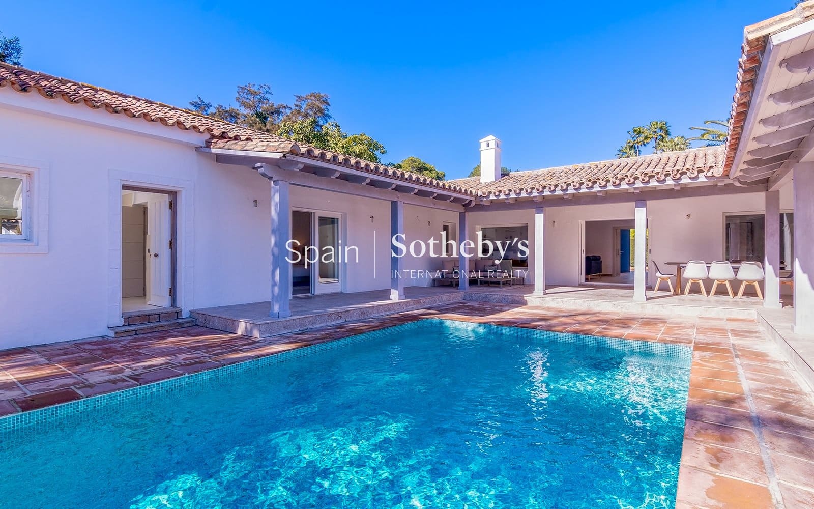 5 bedroom Villa for rent in Sotogrande with pool garage - € 10,000 (Ref: 9694432)
