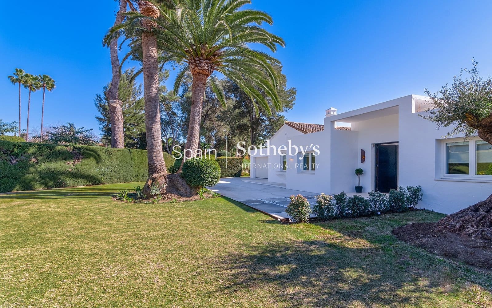 5 bedroom Villa for rent in Sotogrande with pool garage - € 10,000 (Ref: 9694432)