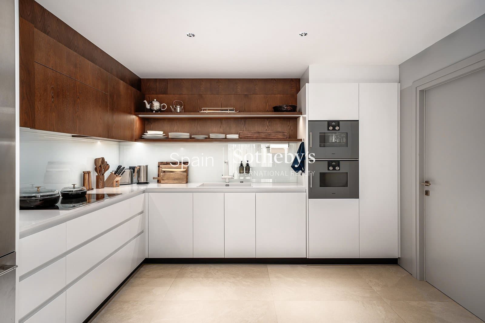 6 sovrum Villa till salu i Marbella med pool garage - 3 850 000 € (Ref: 9696752)