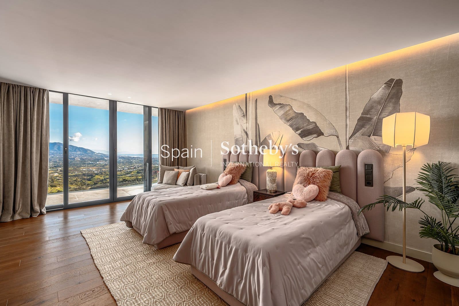 6 sovrum Villa till salu i Marbella med pool garage - 3 850 000 € (Ref: 9696752)