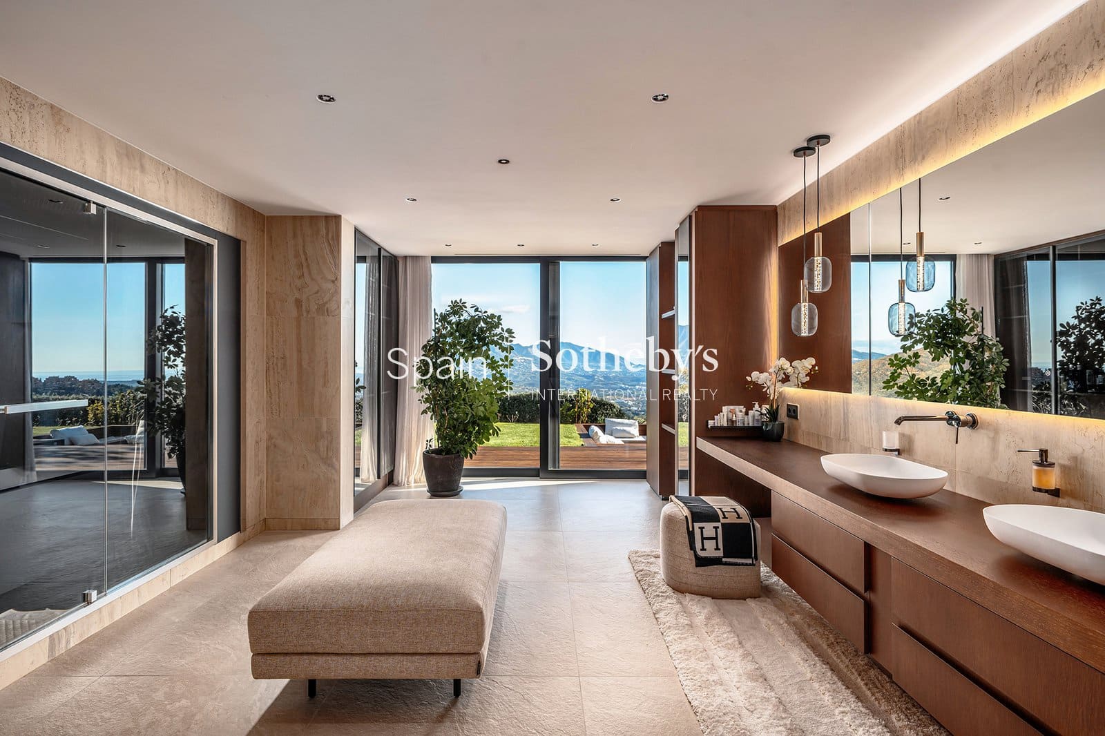 6 sovrum Villa till salu i Marbella med pool garage - 3 850 000 € (Ref: 9696752)