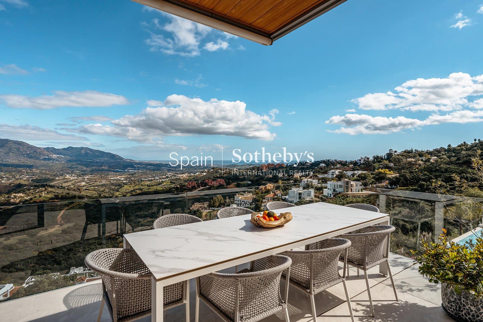 6 sovrum Villa till salu i Marbella med pool garage - 3 850 000 € (Ref: 9696752)