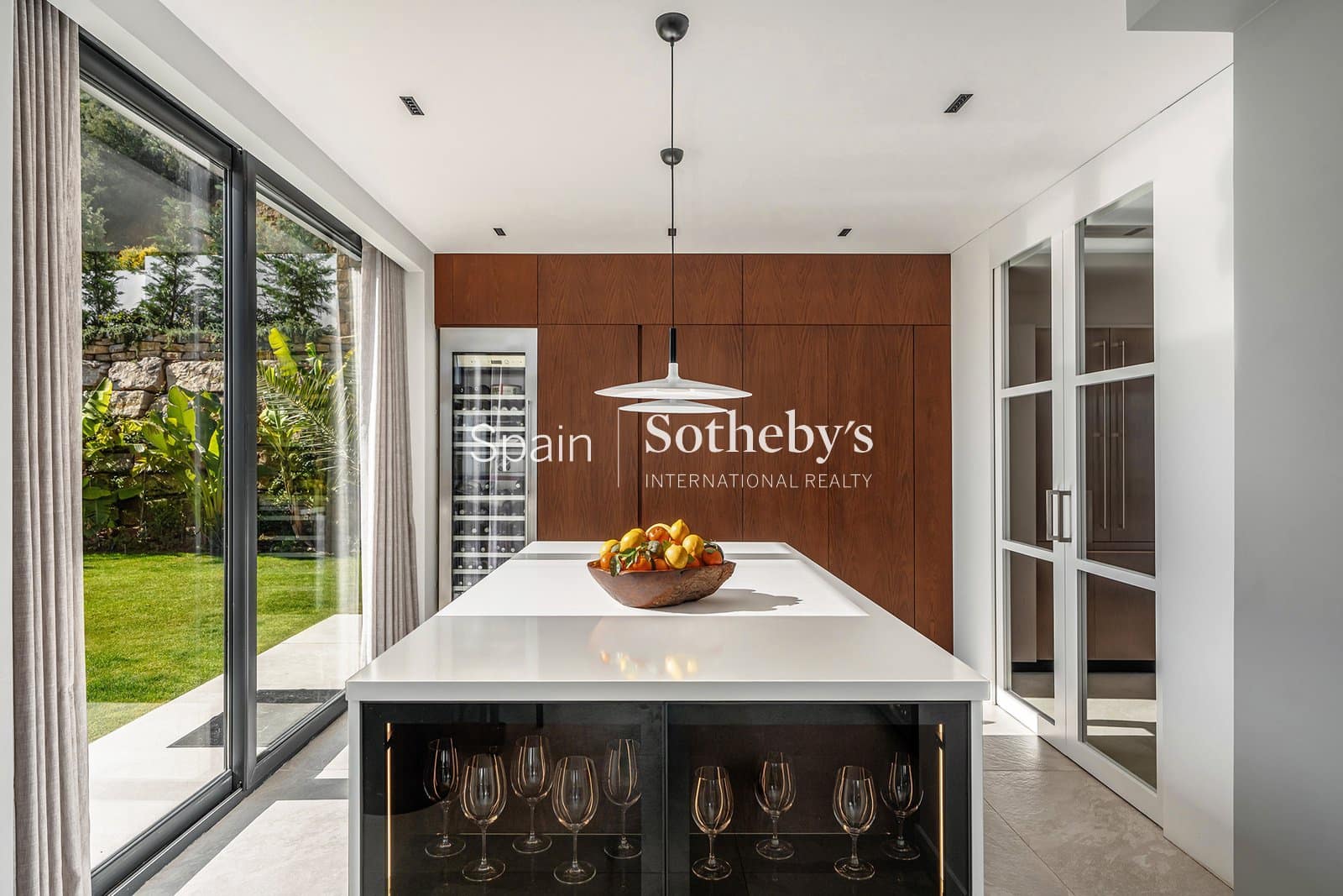 6 sovrum Villa till salu i Marbella med pool garage - 3 850 000 € (Ref: 9696752)