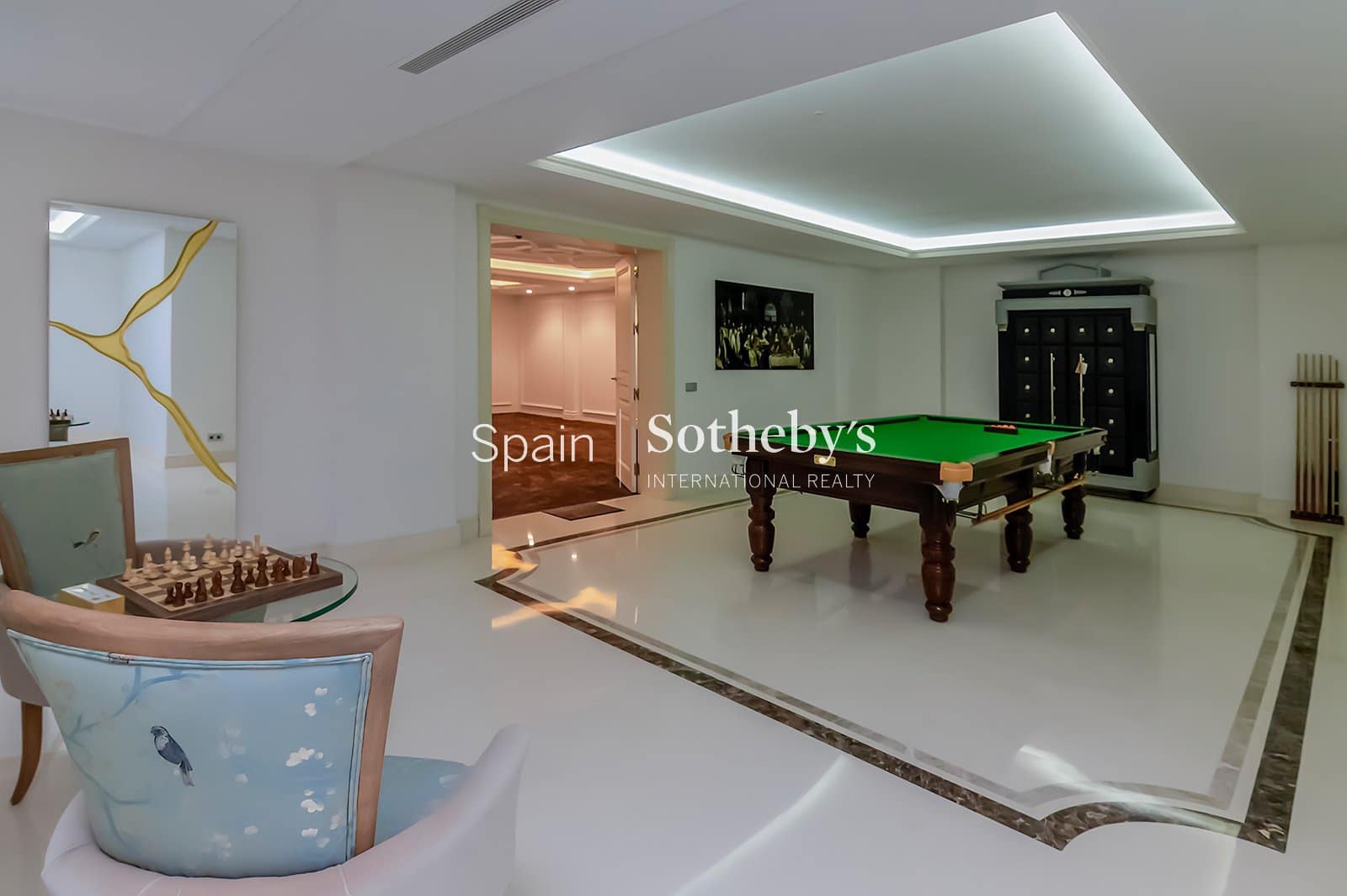 5 bedroom Villa for sale in Sotogrande with pool garage - € 6,850,000 (Ref: 9697763)