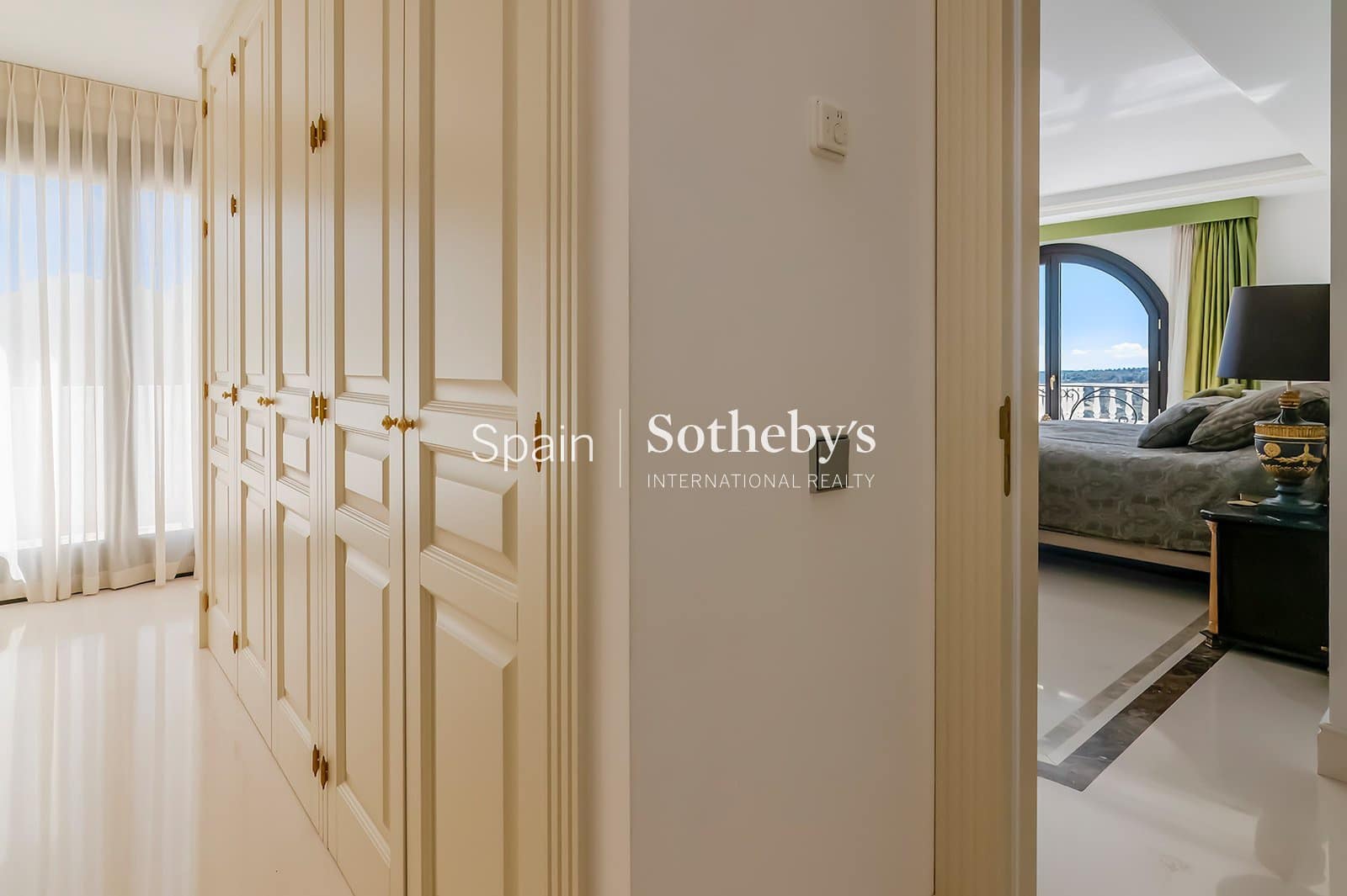 5 bedroom Villa for sale in Sotogrande with pool garage - € 6,850,000 (Ref: 9697763)