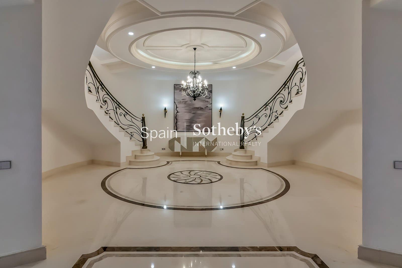 5 bedroom Villa for sale in Sotogrande with pool garage - € 6,850,000 (Ref: 9697763)