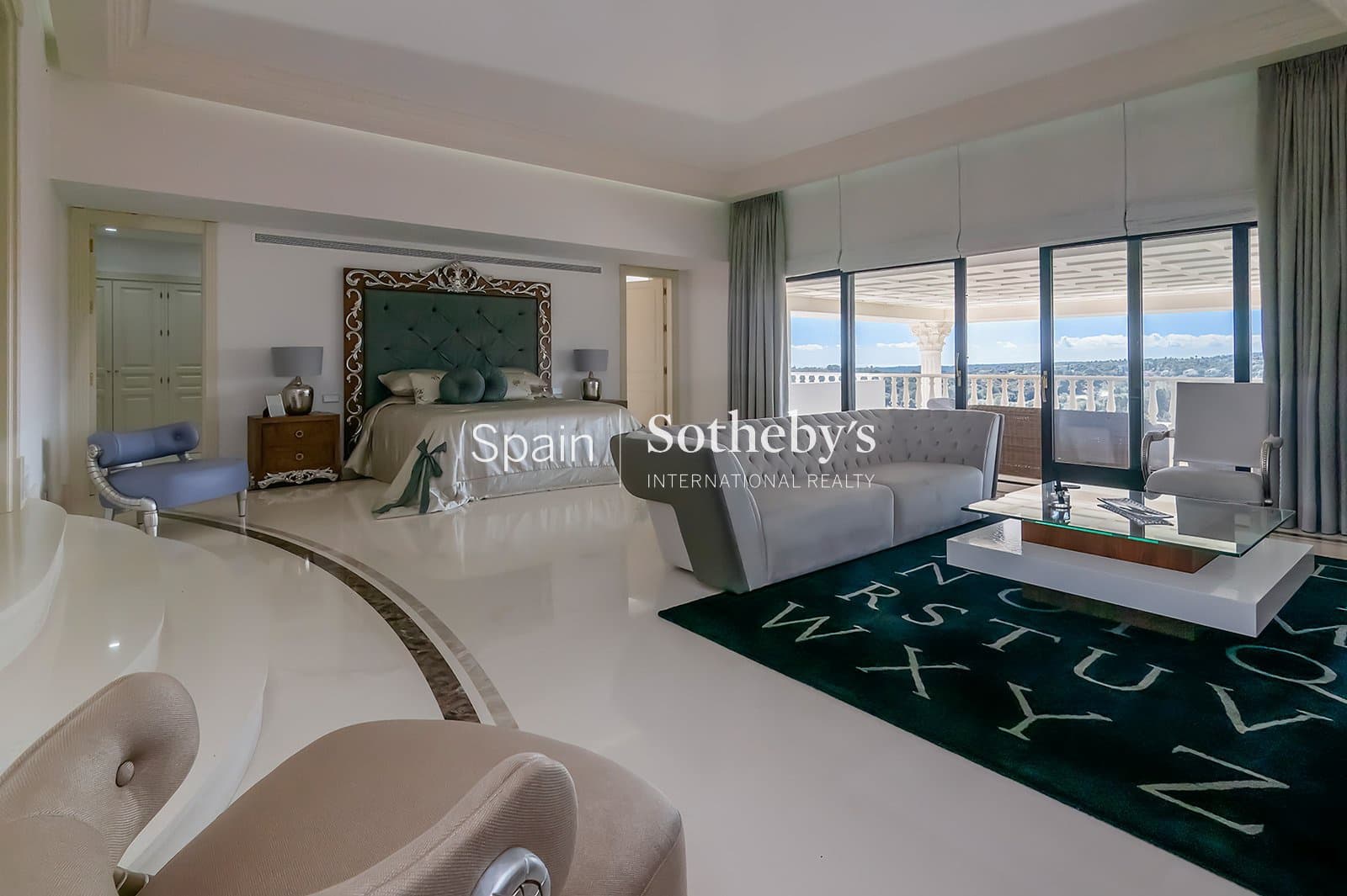 5 bedroom Villa for sale in Sotogrande with pool garage - € 6,850,000 (Ref: 9697763)