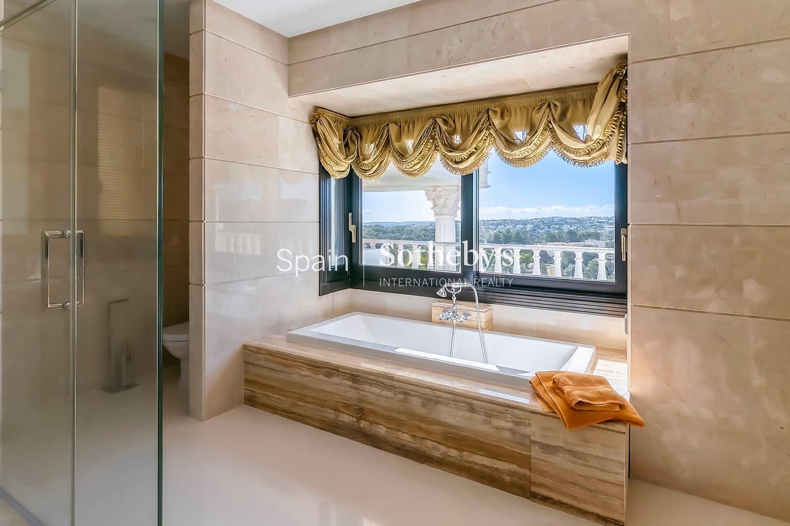 5 bedroom Villa for sale in Sotogrande with pool garage - € 6,850,000 (Ref: 9697763)