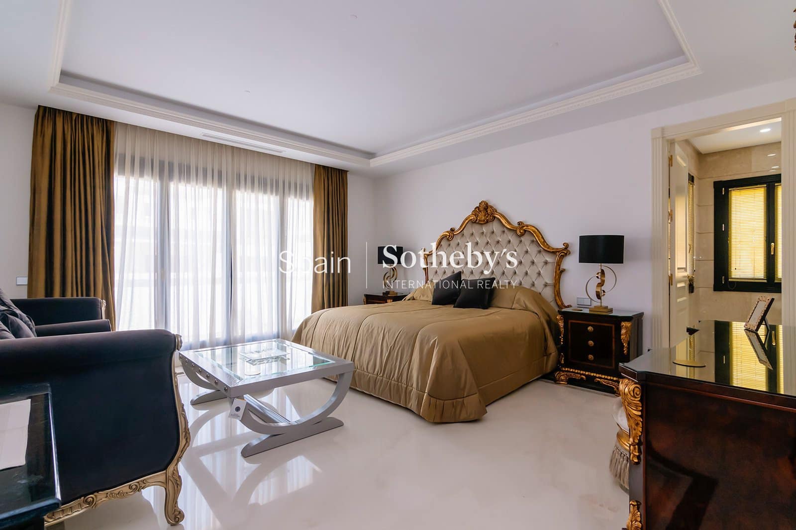 5 bedroom Villa for sale in Sotogrande with pool garage - € 6,850,000 (Ref: 9697763)