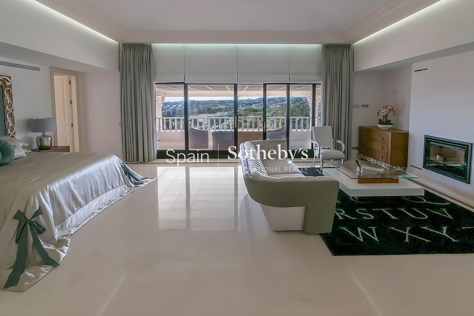 5 bedroom Villa for sale in Sotogrande with pool garage - € 6,850,000 (Ref: 9697763)