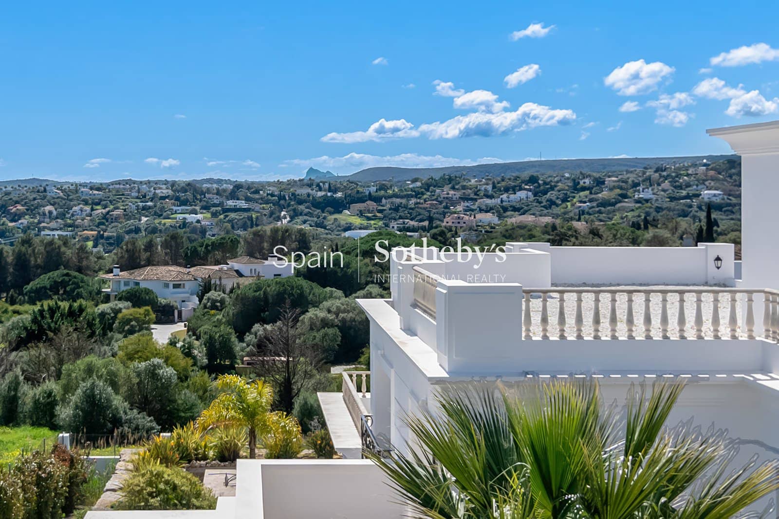 5 bedroom Villa for sale in Sotogrande with pool garage - € 6,850,000 (Ref: 9697763)