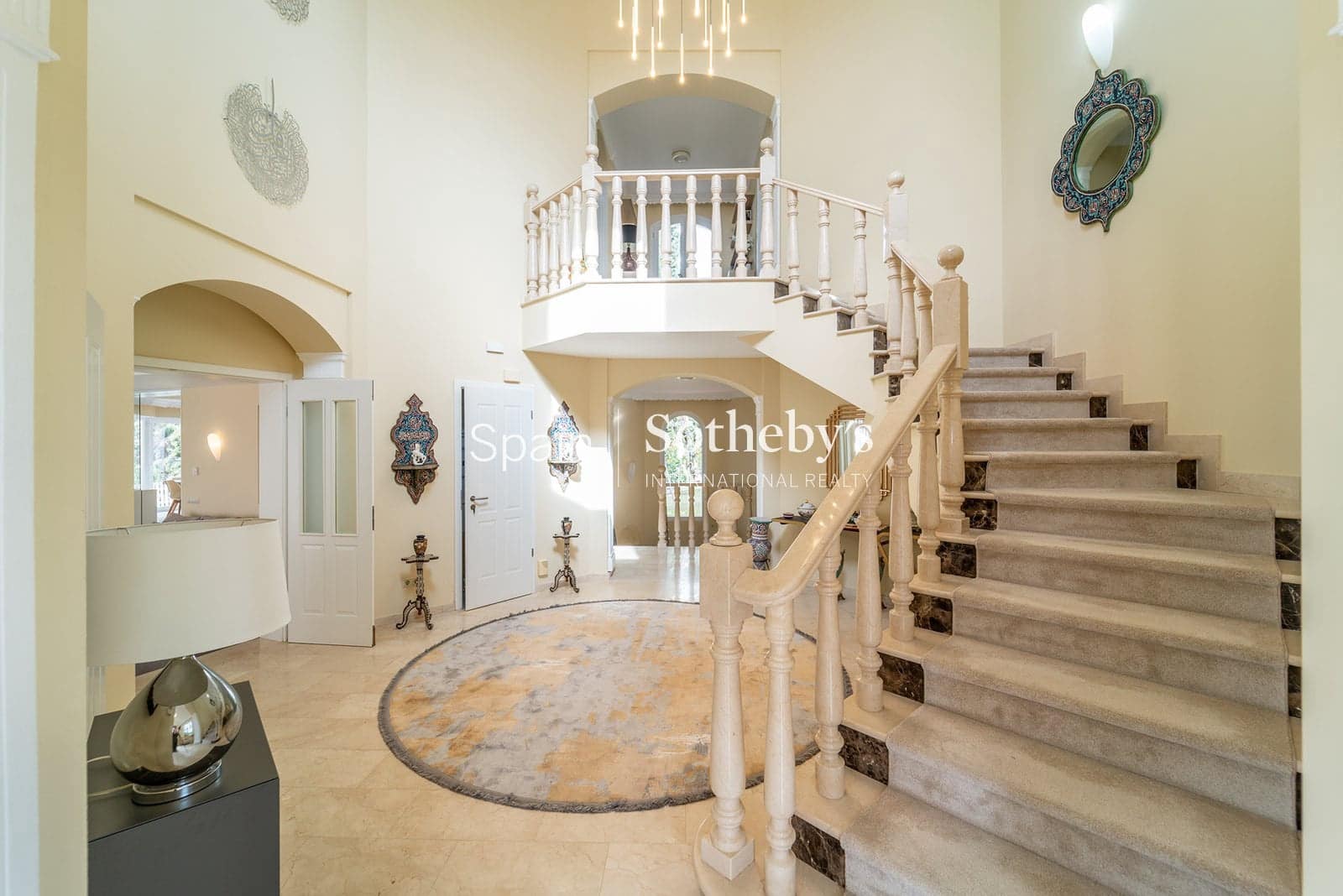 5 Zimmer Villa zu verkaufen in New Golden Mile mit Pool Garage - 2.500.000 € (Ref: 9713224)