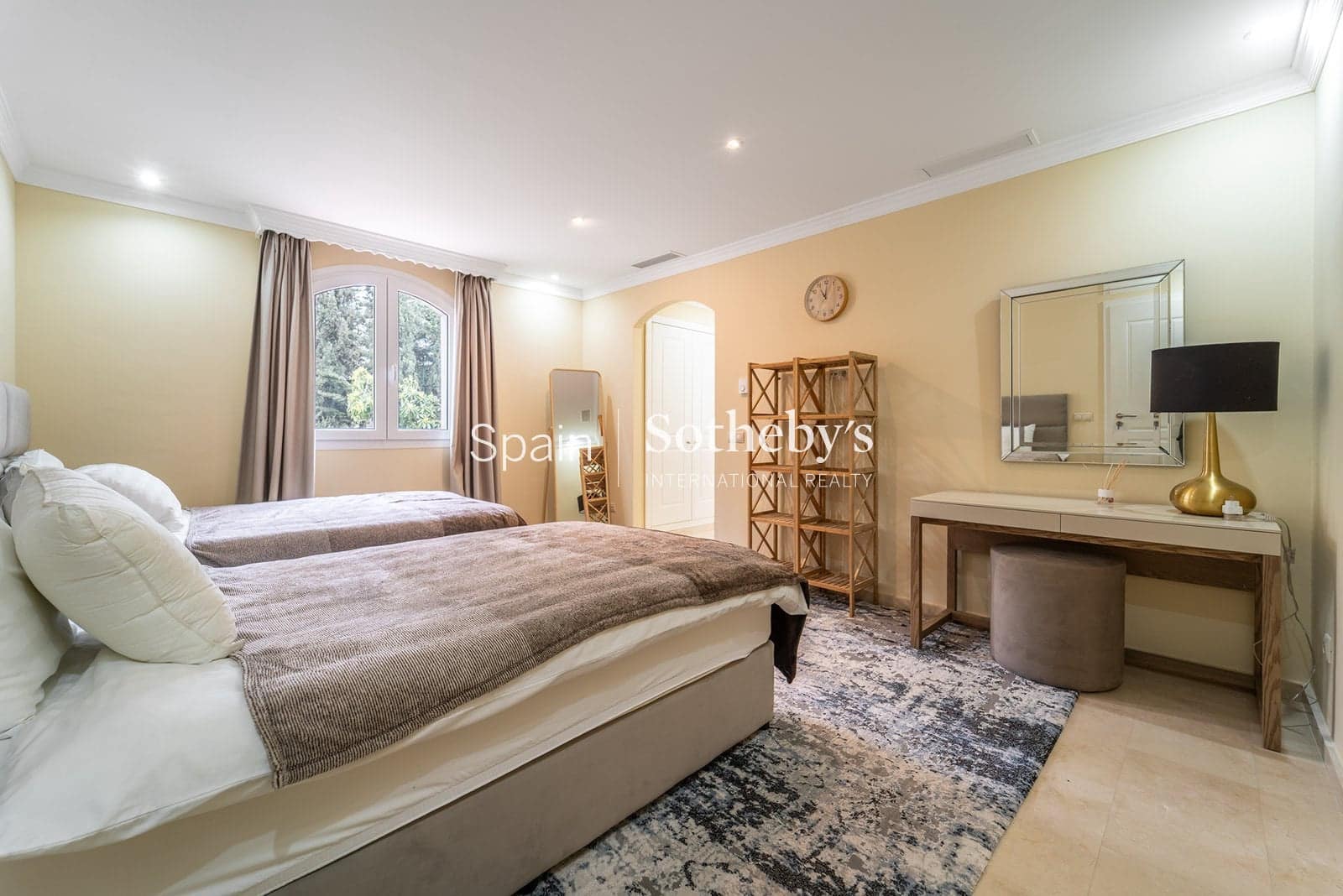 5 Zimmer Villa zu verkaufen in New Golden Mile mit Pool Garage - 2.500.000 € (Ref: 9713224)