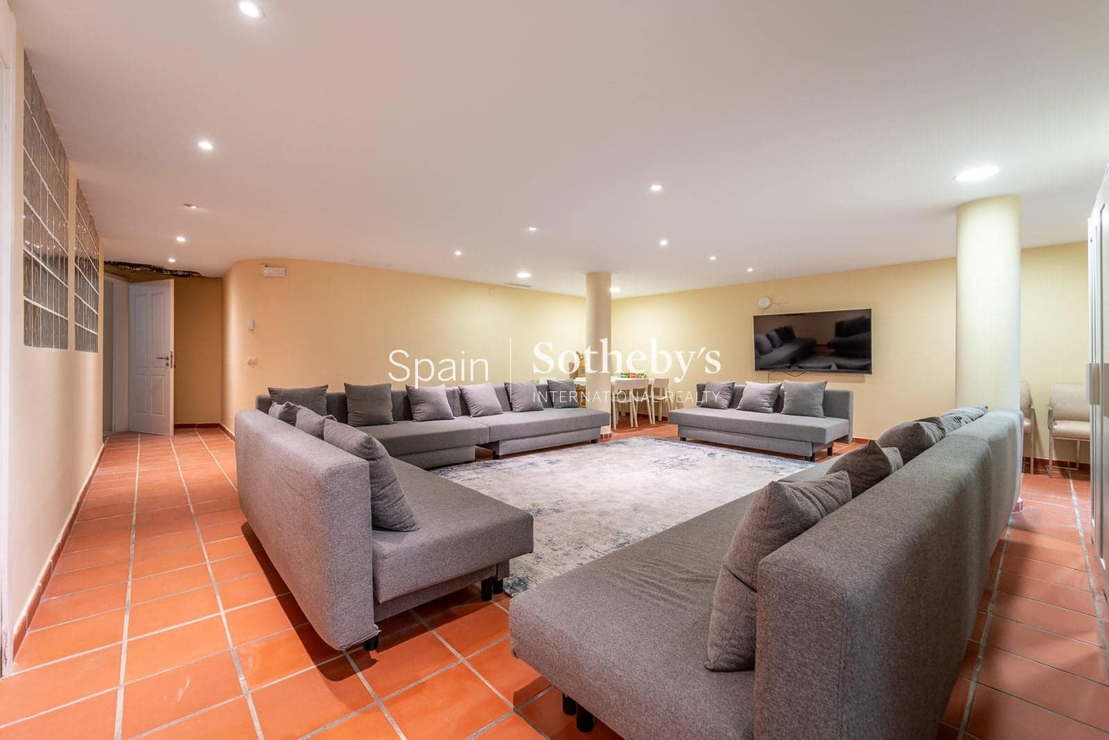 5 Zimmer Villa zu verkaufen in New Golden Mile mit Pool Garage - 2.500.000 € (Ref: 9713224)
