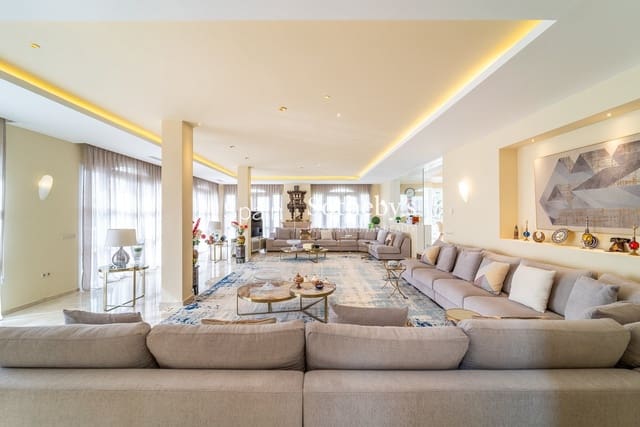 5 Zimmer Villa zu verkaufen in El Velerín, Estepona mit Pool Garage - 2.500.000 € (Ref: 9713224)