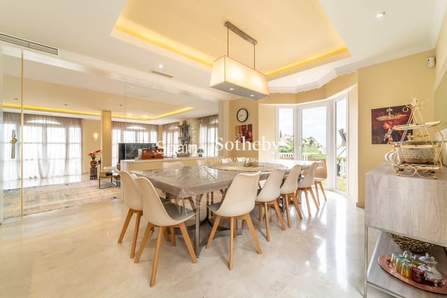 5 Zimmer Villa zu verkaufen in El Velerín, Estepona mit Pool Garage - 2.500.000 € (Ref: 9713224)