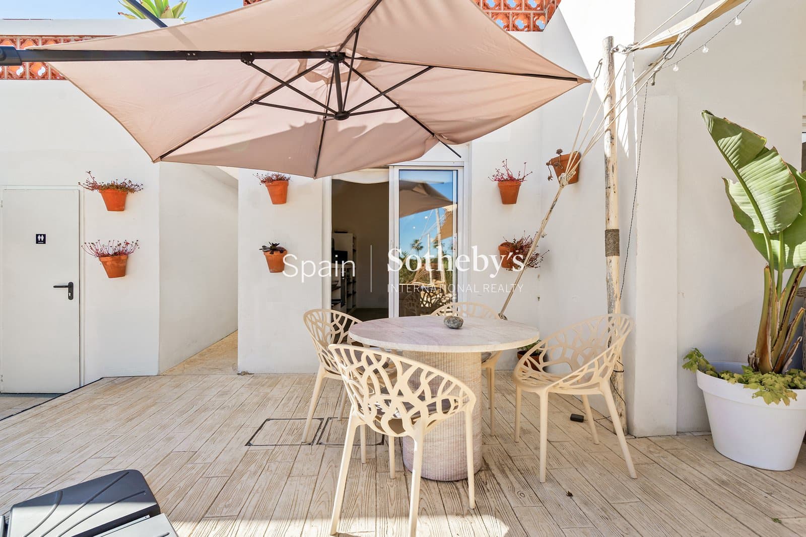 12 soveværelse Hotel til salg i Sotogrande med swimmingpool garage - € 5.500.000 (Ref: 9720454)