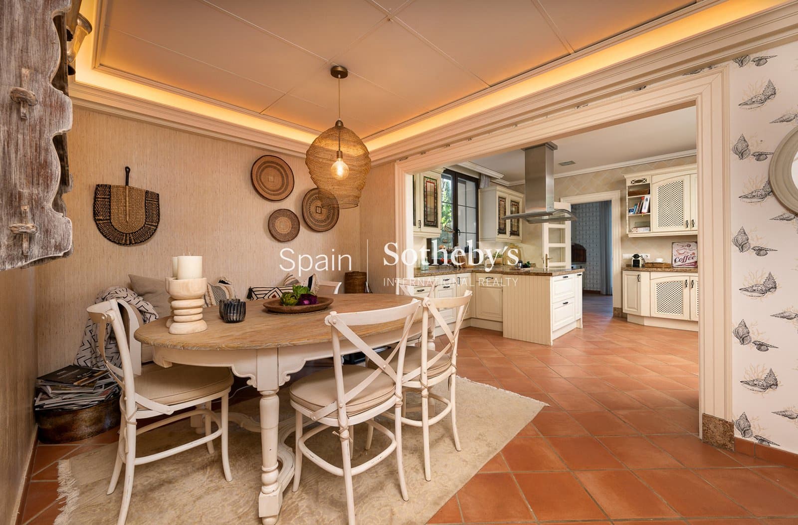 8 bedroom Villa for sale in Guadalmina with pool garage - € 7,500,000 (Ref: 9731228)