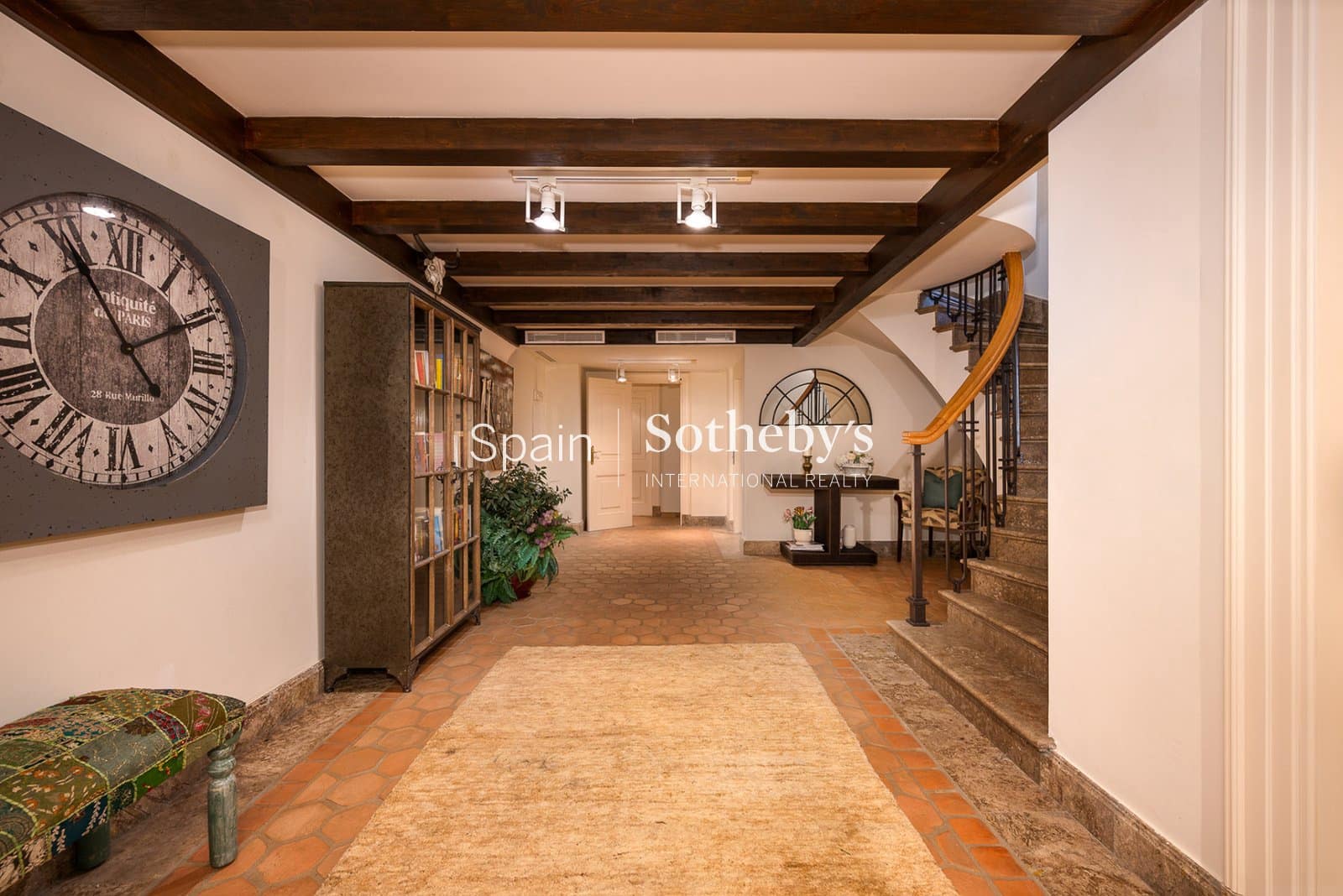 8 bedroom Villa for sale in Guadalmina with pool garage - € 7,500,000 (Ref: 9731228)