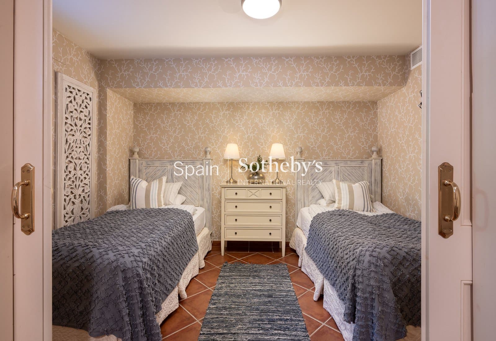 8 bedroom Villa for sale in Guadalmina with pool garage - € 7,500,000 (Ref: 9731228)