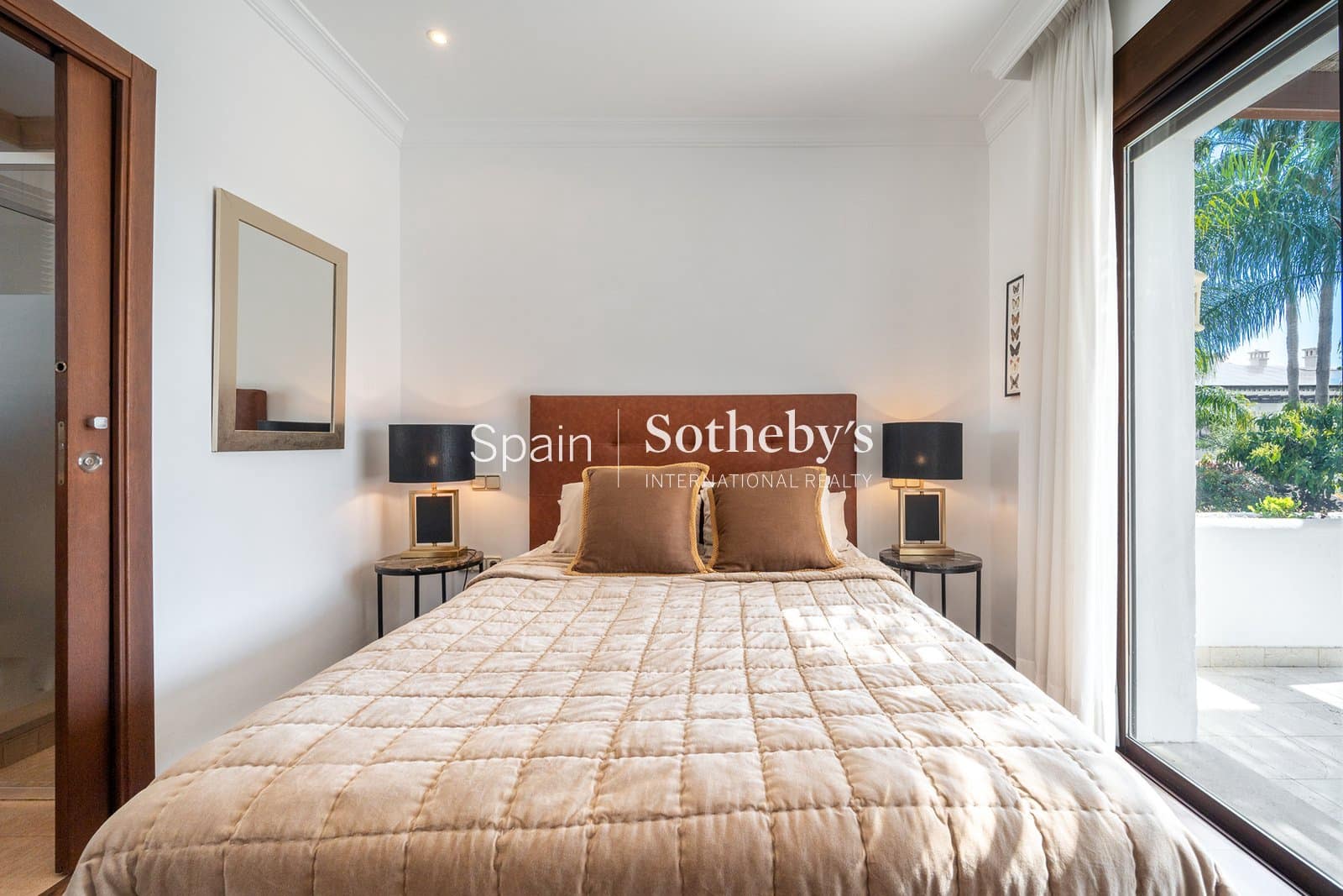 4 bedroom Villa for sale in San Pedro de Alcantara with pool garage - € 2,195,000 (Ref: 9734008)