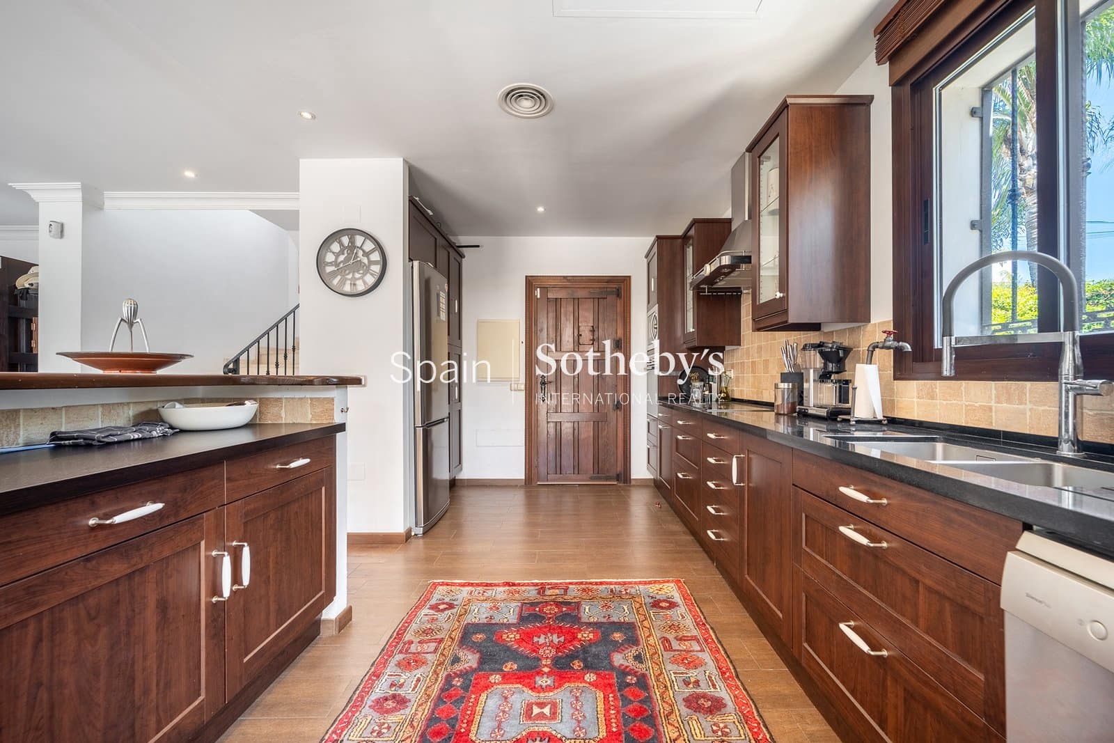 4 bedroom Villa for sale in San Pedro de Alcantara with pool garage - € 2,195,000 (Ref: 9734008)