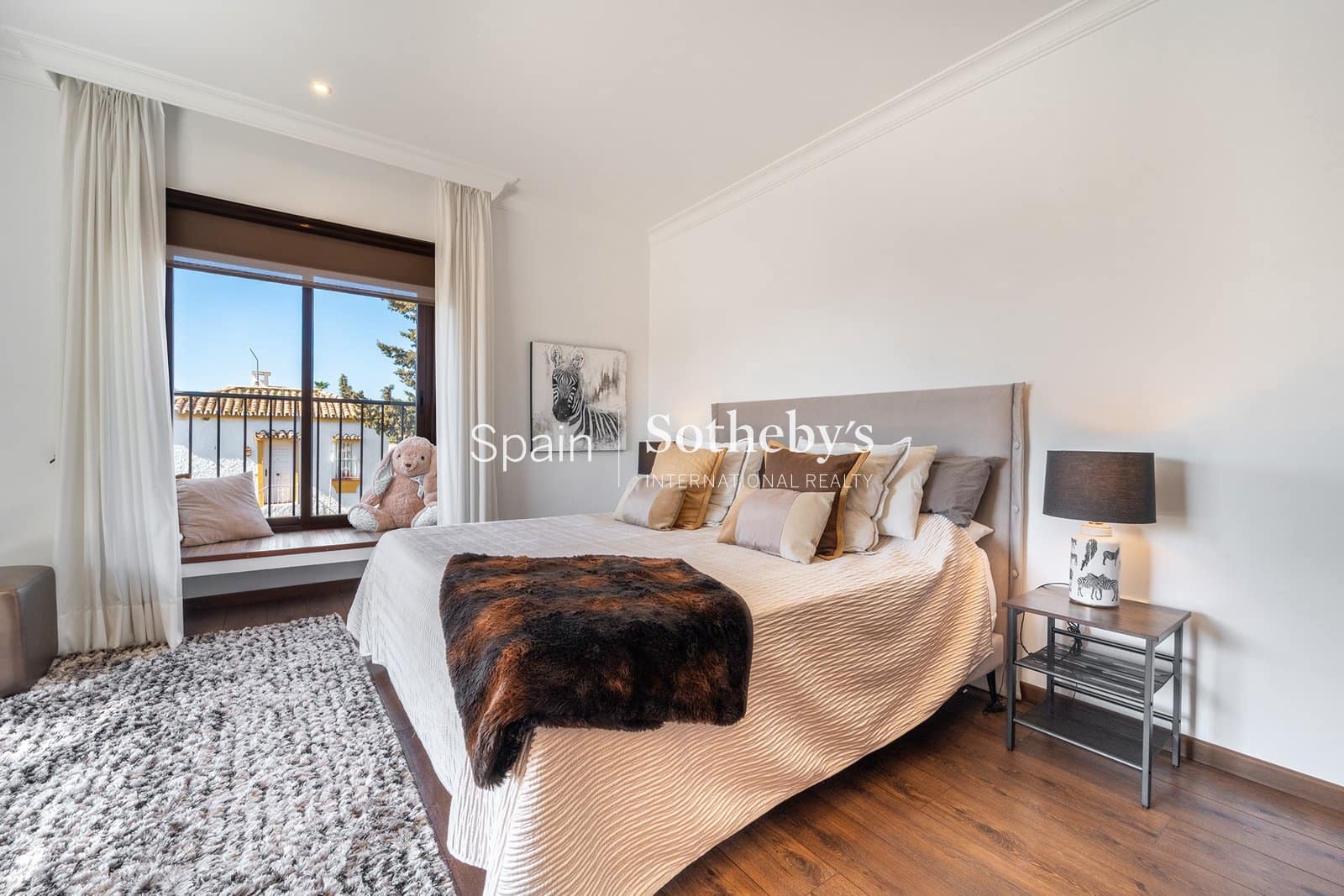 4 bedroom Villa for sale in San Pedro de Alcantara with pool garage - € 2,195,000 (Ref: 9734008)