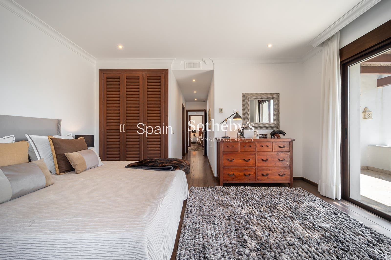 4 bedroom Villa for sale in San Pedro de Alcantara with pool garage - € 2,195,000 (Ref: 9734008)