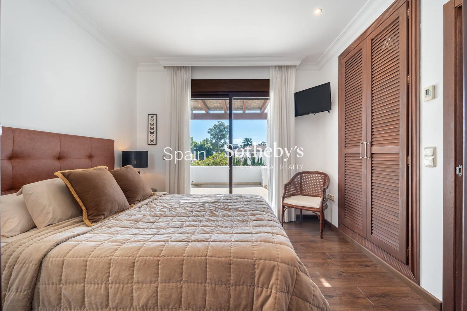 4 bedroom Villa for sale in San Pedro de Alcantara with pool garage - € 2,195,000 (Ref: 9734008)